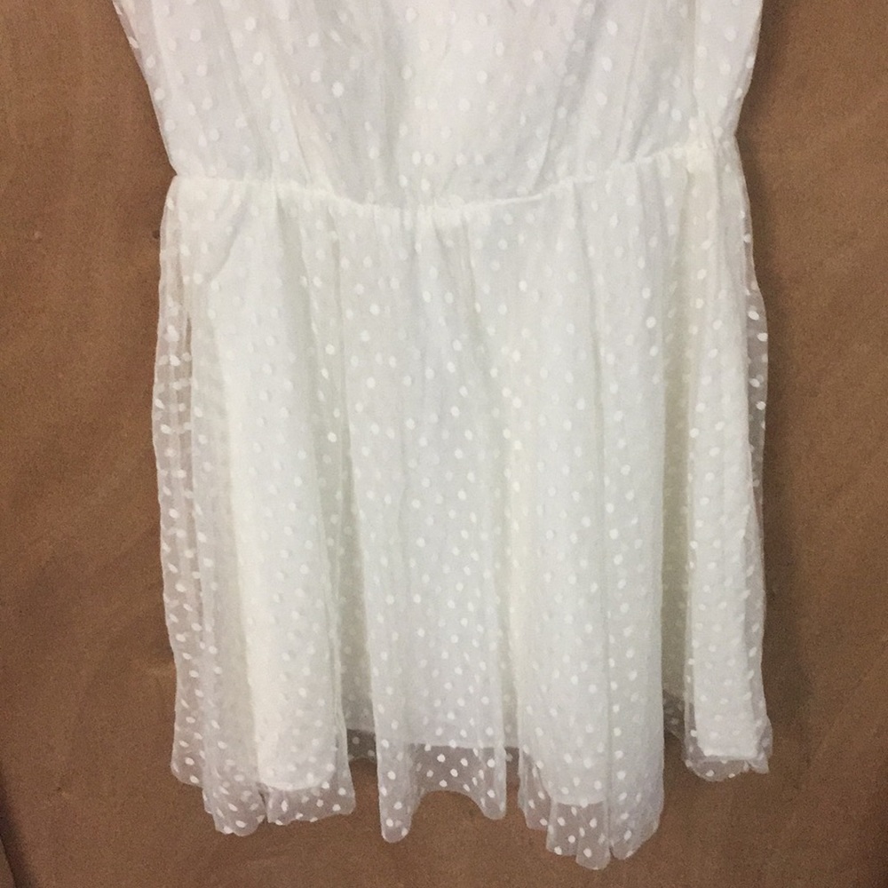 White dress - Picture 2 of 5